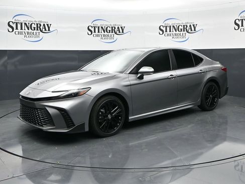 Used 2025 Toyota Camry SE w/ Multimedia Upgrade Package image 3