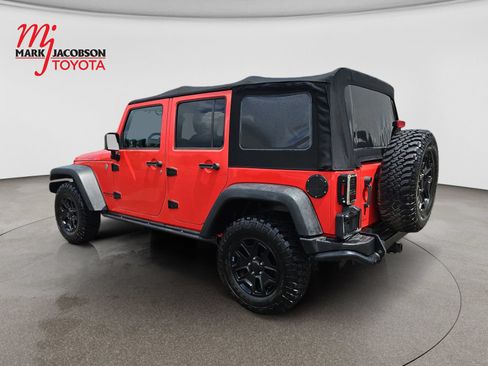 Used 2013 Jeep Wrangler Unlimited Sahara AWD/4WD image 12