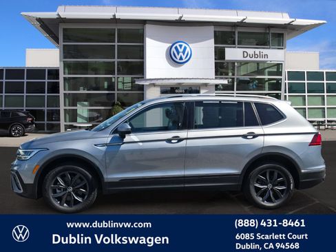 Certified 2023 Volkswagen Tiguan SE w/ Panoramic Sunroof Package AWD/4WD image 7