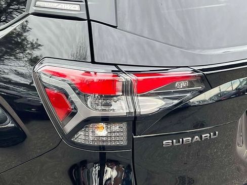 Used 2025 Subaru Forester Premium AWD/4WD image 10