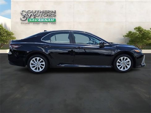 Used 2023 Toyota Camry LE image 6