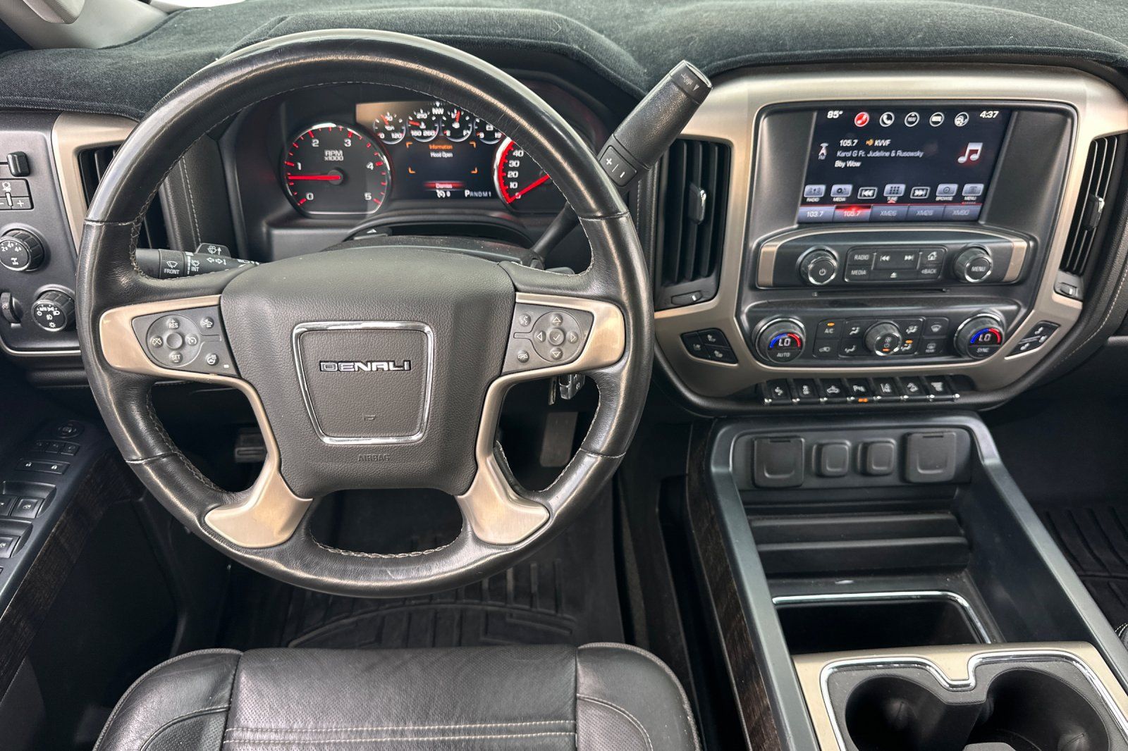 Used 2016 GMC Sierra 2500 Denali w/ Duramax Plus Package AWD/4WD image 16