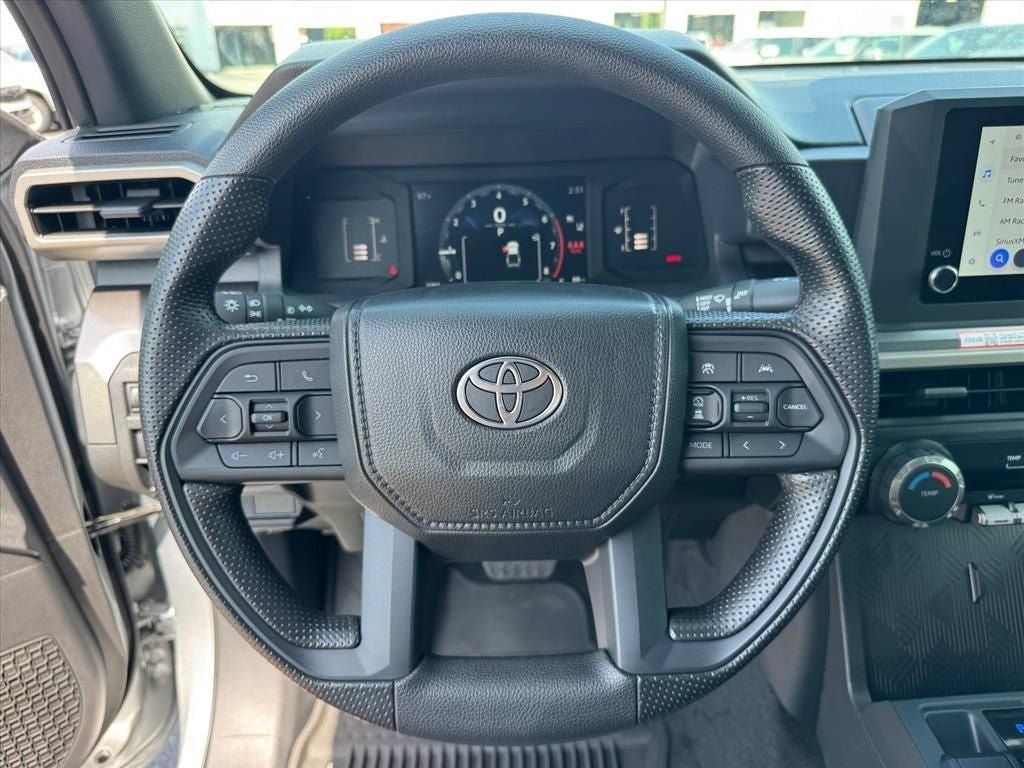 Used 2025 Toyota Tacoma SR5 AWD/4WD image 23