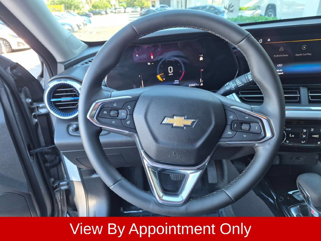 Used 2025 Chevrolet Trax LT w/ LT Convenience Package FWD image 16