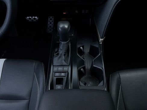 Used 2025 Toyota Camry SE w/ Convenience Package FWD image 15