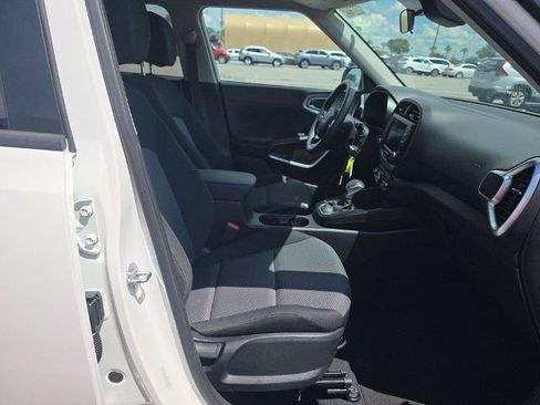Used 2024 Kia Soul LX w/ Option Group 015 FWD image 5
