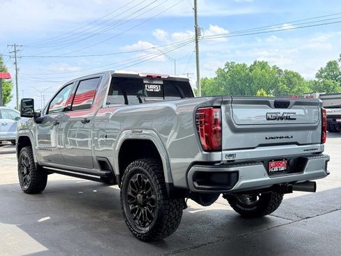 Used 2025 GMC Sierra 2500 Denali Ultimate AWD/4WD image 5