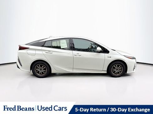 Used 2017 Toyota Prius Prime Advanced FWD image 9