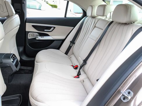 New 2026 Mercedes-Benz E 350 4MATIC Sedan image 19