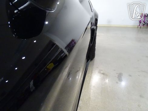 Used 2006 Chevrolet Corvette Coupe w/ Performance Package image 40