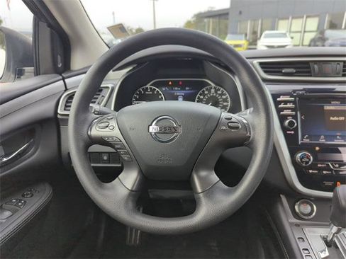 Certified 2022 Nissan Murano S image 18