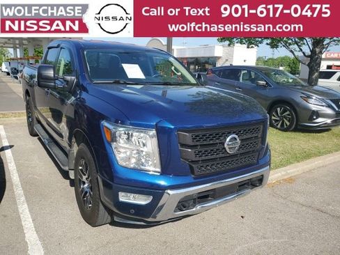 Used 2022 Nissan Titan SV w/ SV Convenience Package image 2