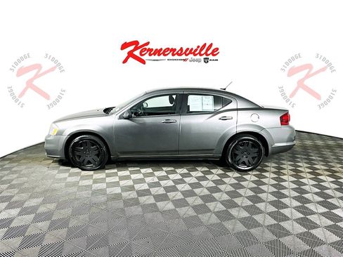 Used 2013 Dodge Avenger SE image 4