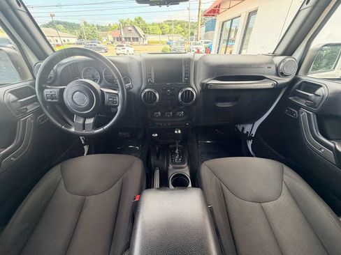 Used 2017 Jeep Wrangler Unlimited Sport w/ Quick Order Package 24S AWD/4WD image 18