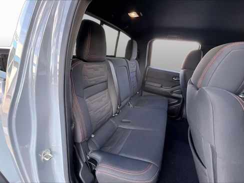 Used 2023 Nissan Frontier PRO-4X w/ Technology Package AWD/4WD image 17