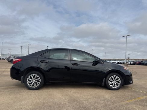 Used 2017 Toyota Corolla LE image 31