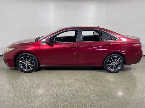 Used 2016 Toyota Camry XSE image 6