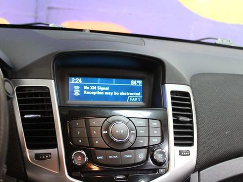 Used 2015 Chevrolet Cruze LT FWD image 18