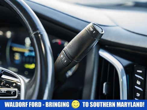 Used 2019 Cadillac Escalade ESV Luxury image 30