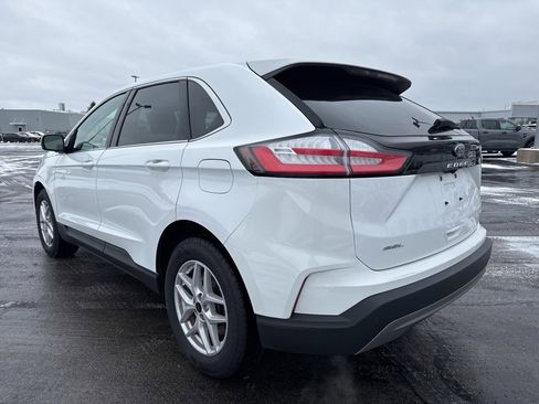 Used 2024 Ford Edge SEL image 2