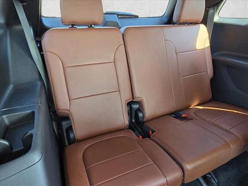 Used 2021 Chevrolet Traverse High Country FWD image 18