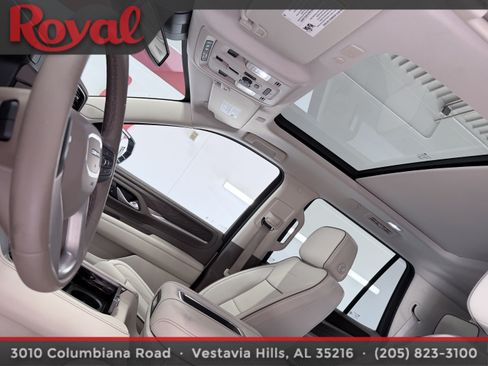 Used 2023 GMC Yukon Denali AWD/4WD image 17