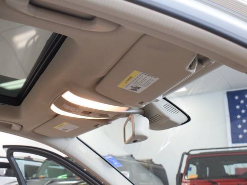 Used 2014 Mercedes-Benz E 550 4MATIC Sedan image 30
