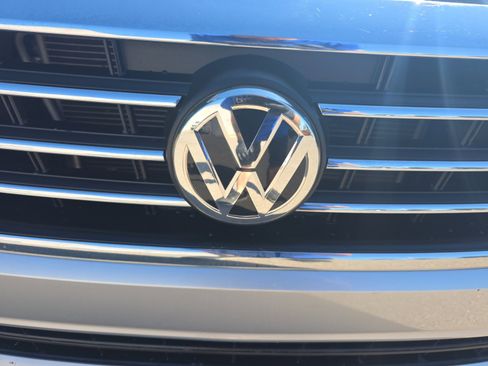 Used 2020 Volkswagen Passat 2.0T SE image 23