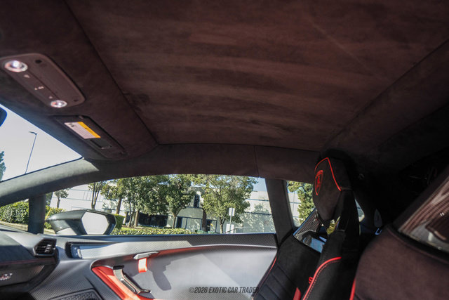 Used 2021 Lamborghini Huracan STO RWD image 44