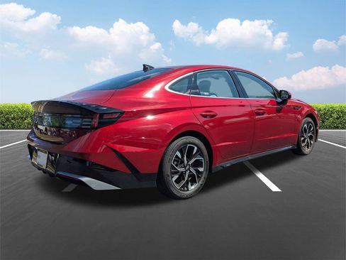 Used 2025 Hyundai Sonata SEL FWD image 5