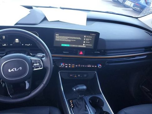 Certified 2025 Kia Carnival SX Prestige FWD image 15