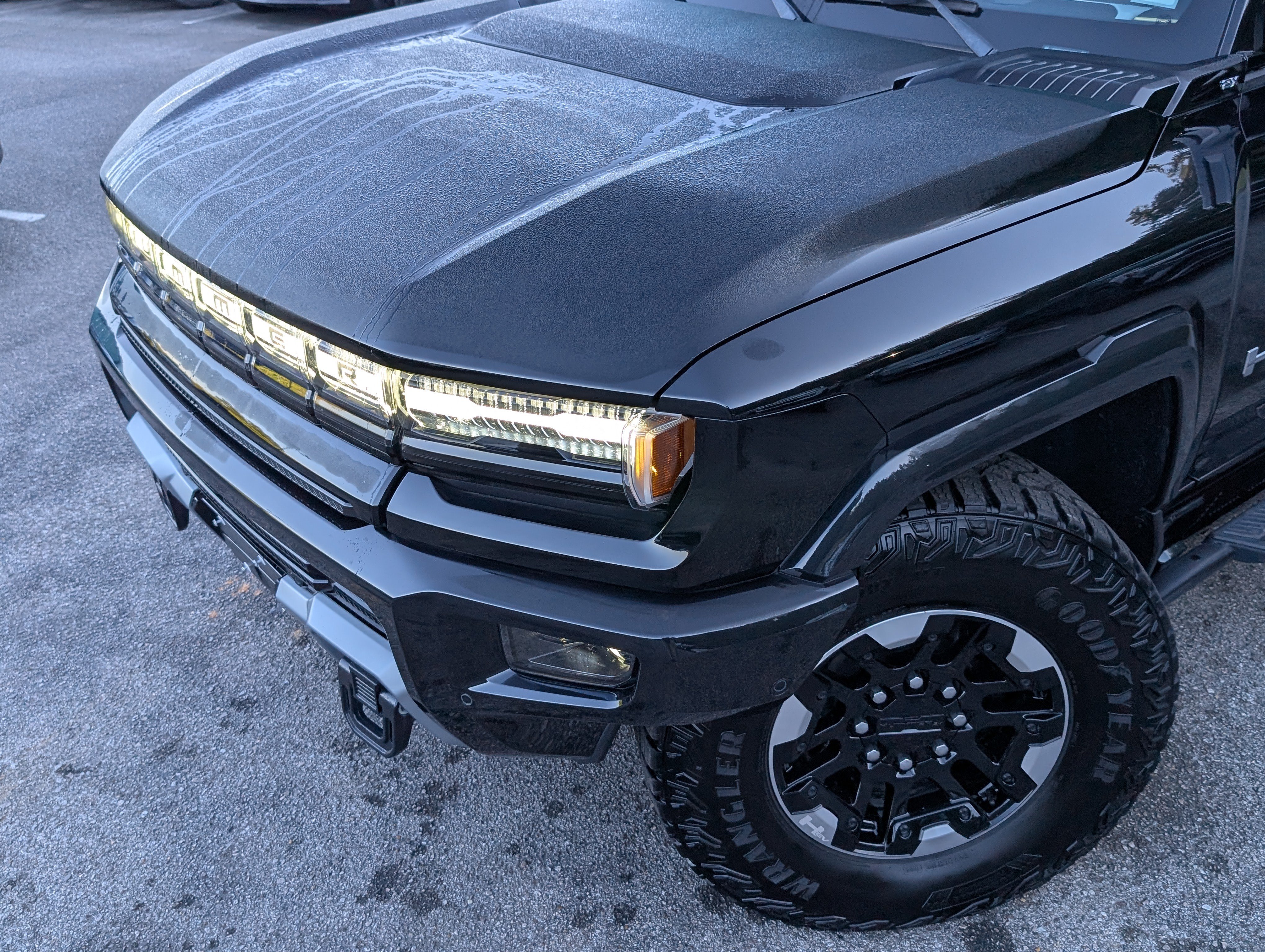 Used 2024 GMC Hummer EV 2X w/ Extreme Off-Road Package AWD/4WD image 13