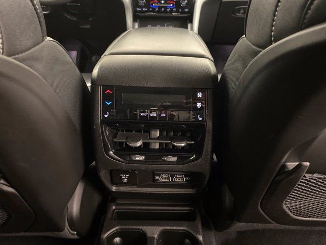 Used 2023 Jeep Grand Cherokee L Limited AWD/4WD image 39