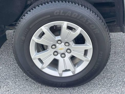 Used 2017 Chevrolet Colorado LT AWD/4WD image 5
