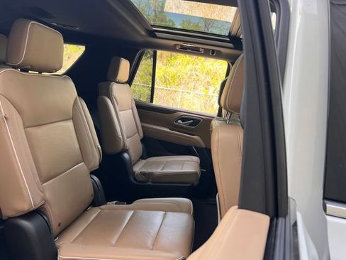 Used 2021 Chevrolet Tahoe Premier w/ Premium Package image 36