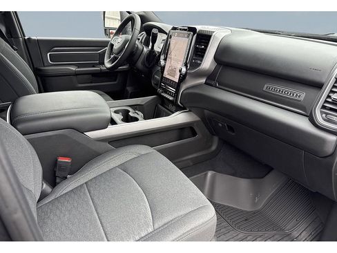 New 2026 RAM 2500 Big Horn AWD/4WD image 38