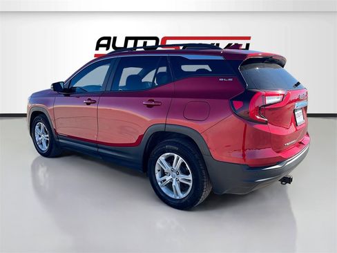 Used 2022 GMC Terrain SLE w/ Driver Convenience Package image 5