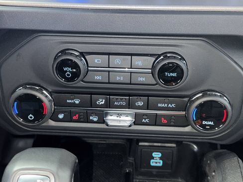 Used 2025 Ford Bronco Outer Banks w/ Sasquatch Package AWD/4WD image 19