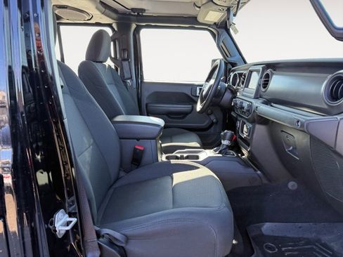 Used 2023 Jeep Gladiator Sport image 15