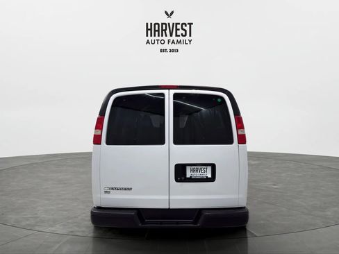 Used 2018 Chevrolet Express 2500 LS w/ Driver Convenience Package RWD image 5