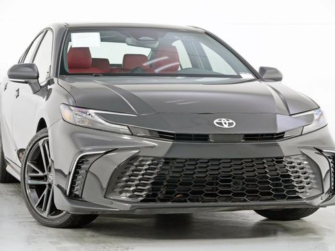 Used 2025 Toyota Camry XSE image 2