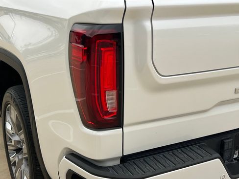 Used 2024 GMC Sierra 1500 Denali w/ Denali Reserve Package AWD/4WD image 13