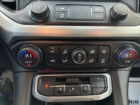 Used 2023 GMC Acadia SLE w/ Driver Convenience Package image 12