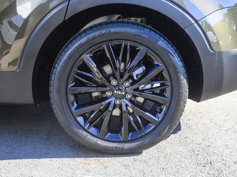 Used 2022 Kia Telluride SX w/ Towing Package image 12