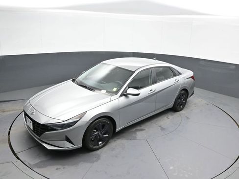 Certified 2023 Hyundai Elantra SEL w/ Cargo Package image 33