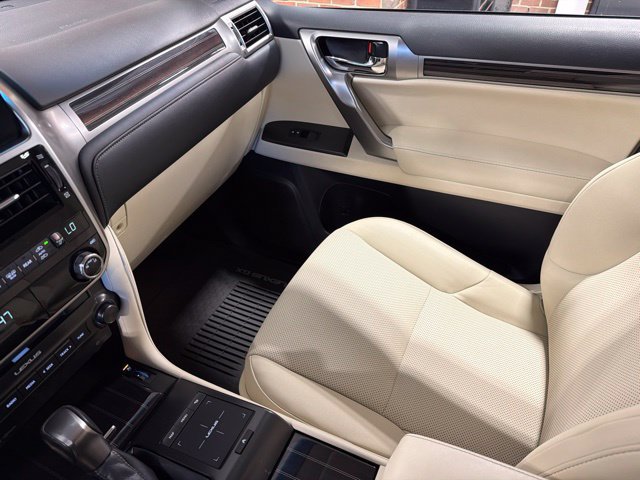 Used 2023 Lexus GX 460 Premium w/ Premium Package AWD/4WD image 27