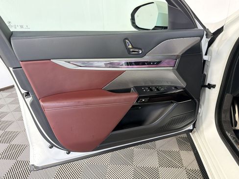 Used 2024 BMW 740i RWD image 22