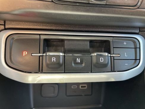 Used 2023 GMC Acadia SLE w/ Driver Convenience Package FWD image 15