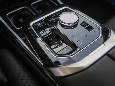 New 2026 BMW 740i w/ Premium Package image 16