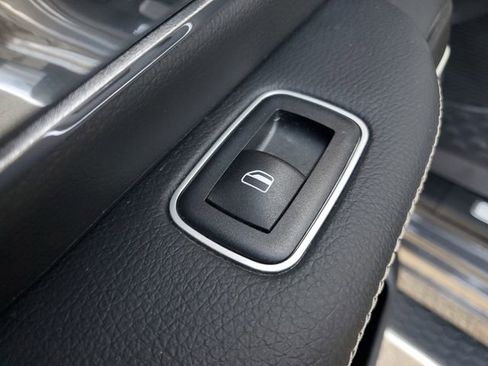 Certified 2022 RAM 1500 Laramie image 19